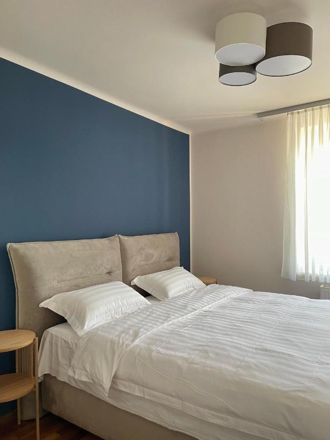 Apartment Homely 1